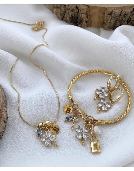 swarovski 4 yapraklı yonca charm harfli kolye kelepçe ve küpe seti