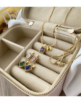 Altın kaplama Swarovski taş zirkon çerçeve küp model tasarım kolye 